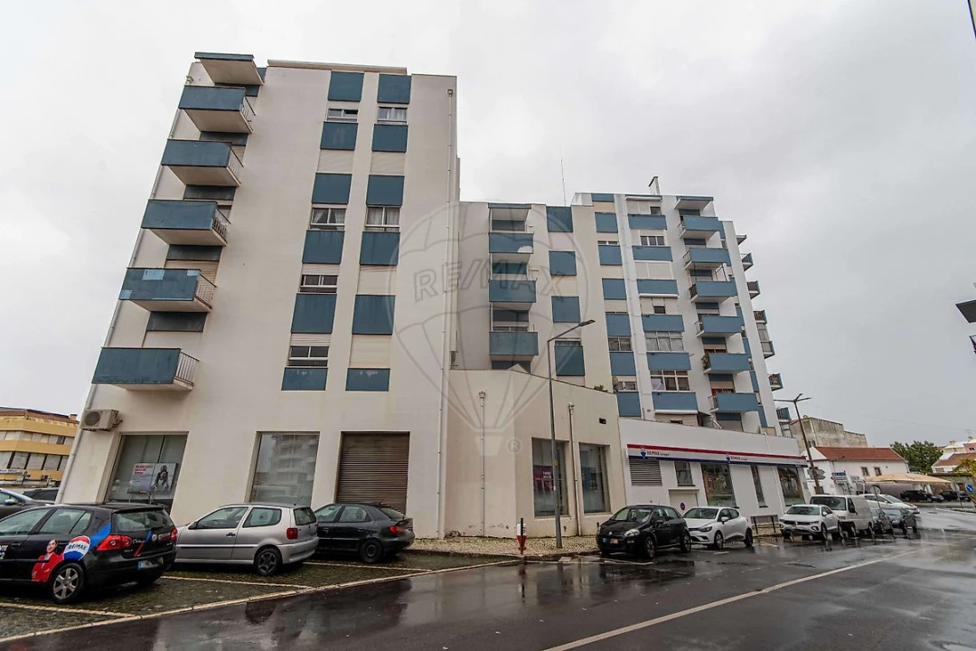 Apartamento T2 para Venda em Carregado e Cadafais Foto 14