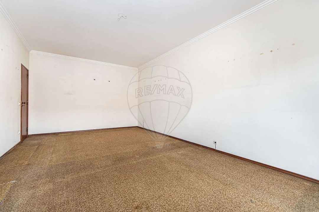 Apartamento T2 para Venda em Carregado e Cadafais Foto 9