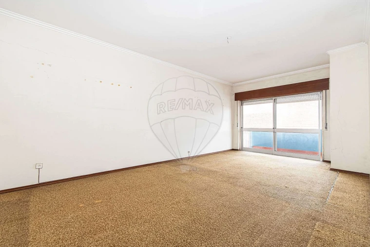 Apartamento T2 para Venda em Carregado e Cadafais Foto 3