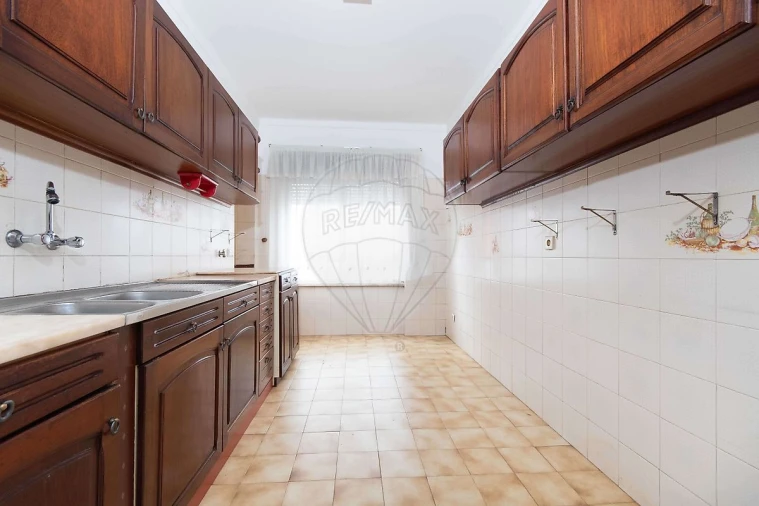 Apartamento T2 para Venda em Carregado e Cadafais Foto 10