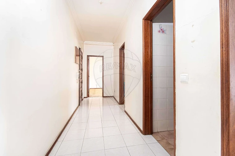 Apartamento T2 para Venda em Carregado e Cadafais Foto 2