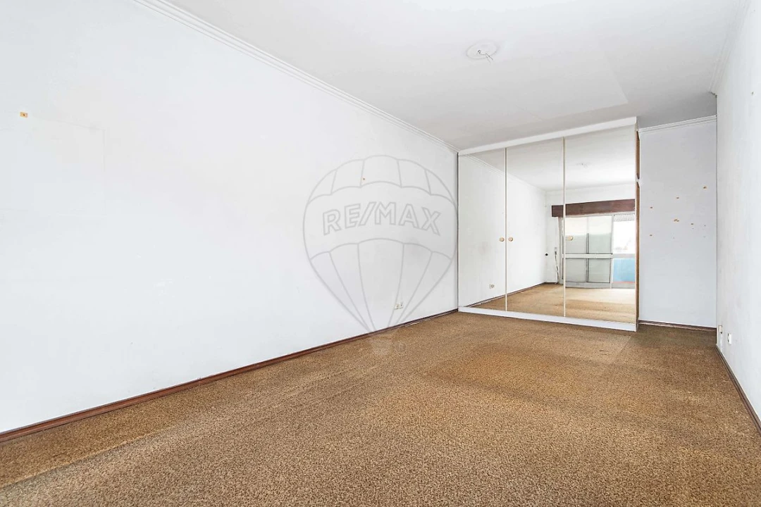 Apartamento T2 para Venda em Carregado e Cadafais Foto 5