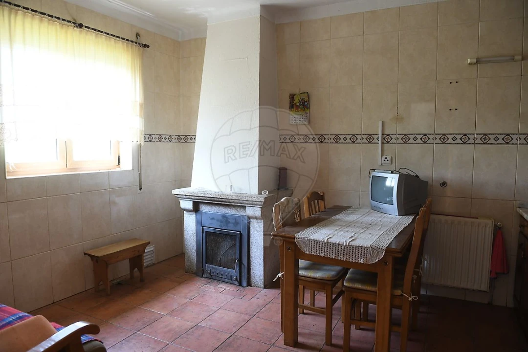 Moradia T2 para Venda em Sé, Santa Maria e Meixedo Foto 8