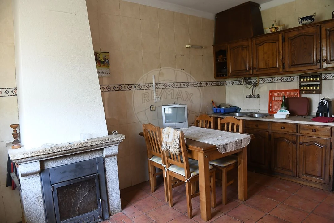 Moradia T2 para Venda em Sé, Santa Maria e Meixedo Foto 9