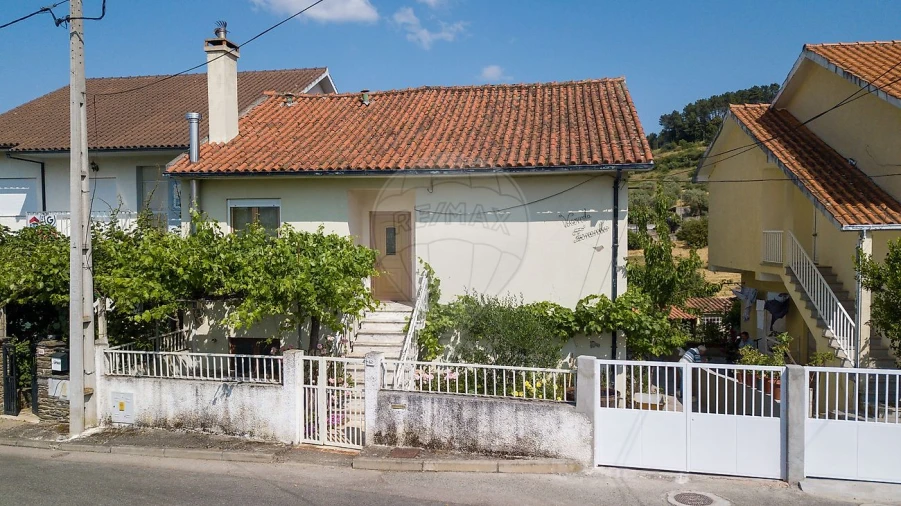 Moradia T2 para Venda em Sé, Santa Maria e Meixedo Foto 4