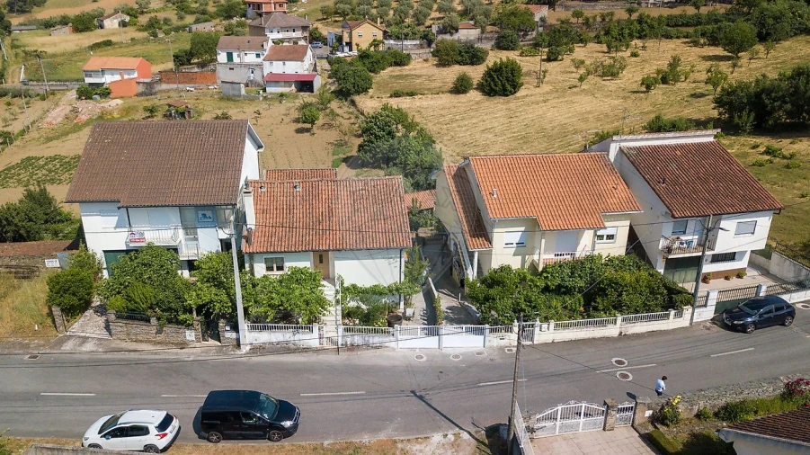 Moradia T2 para Venda em Sé, Santa Maria e Meixedo Foto 3