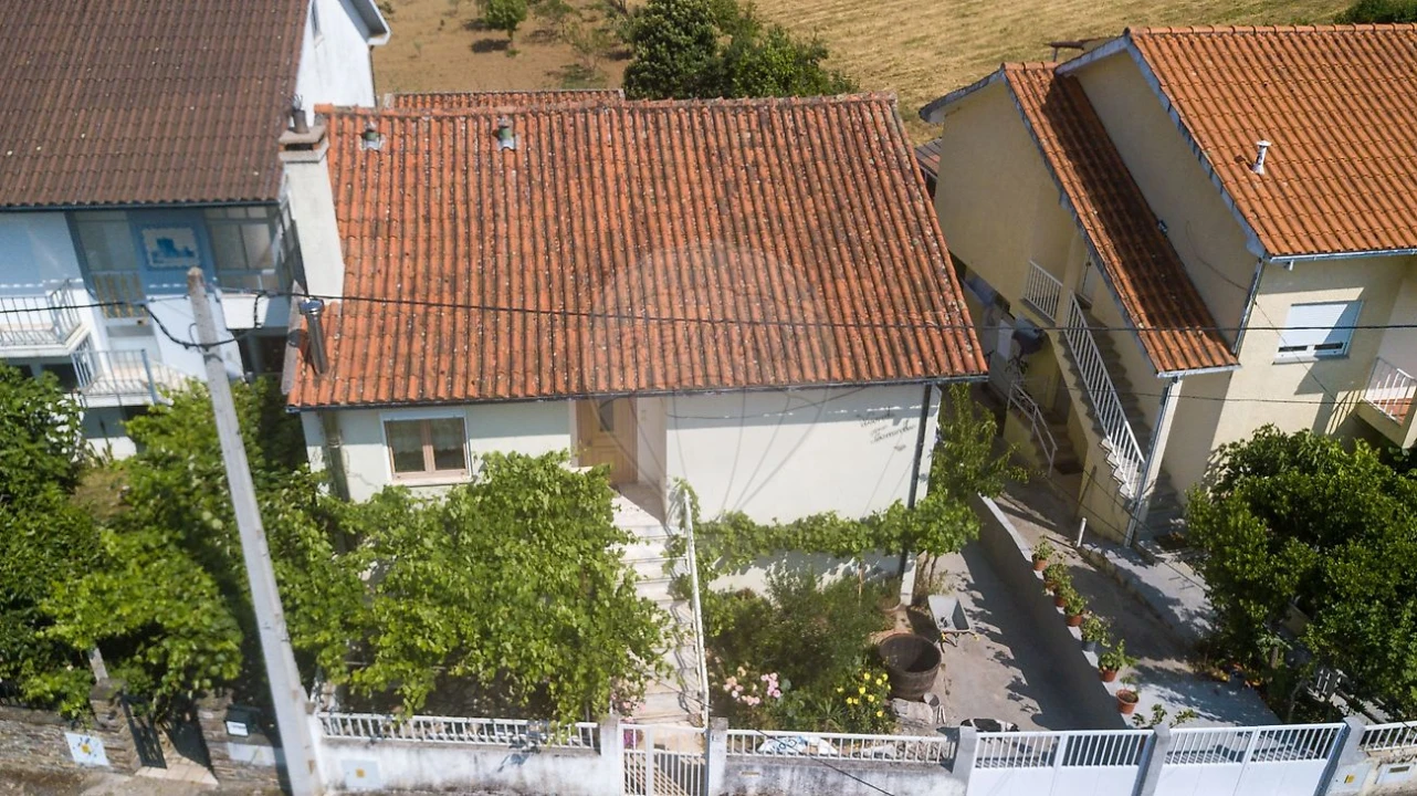 Moradia T2 para Venda em Sé, Santa Maria e Meixedo Foto 2