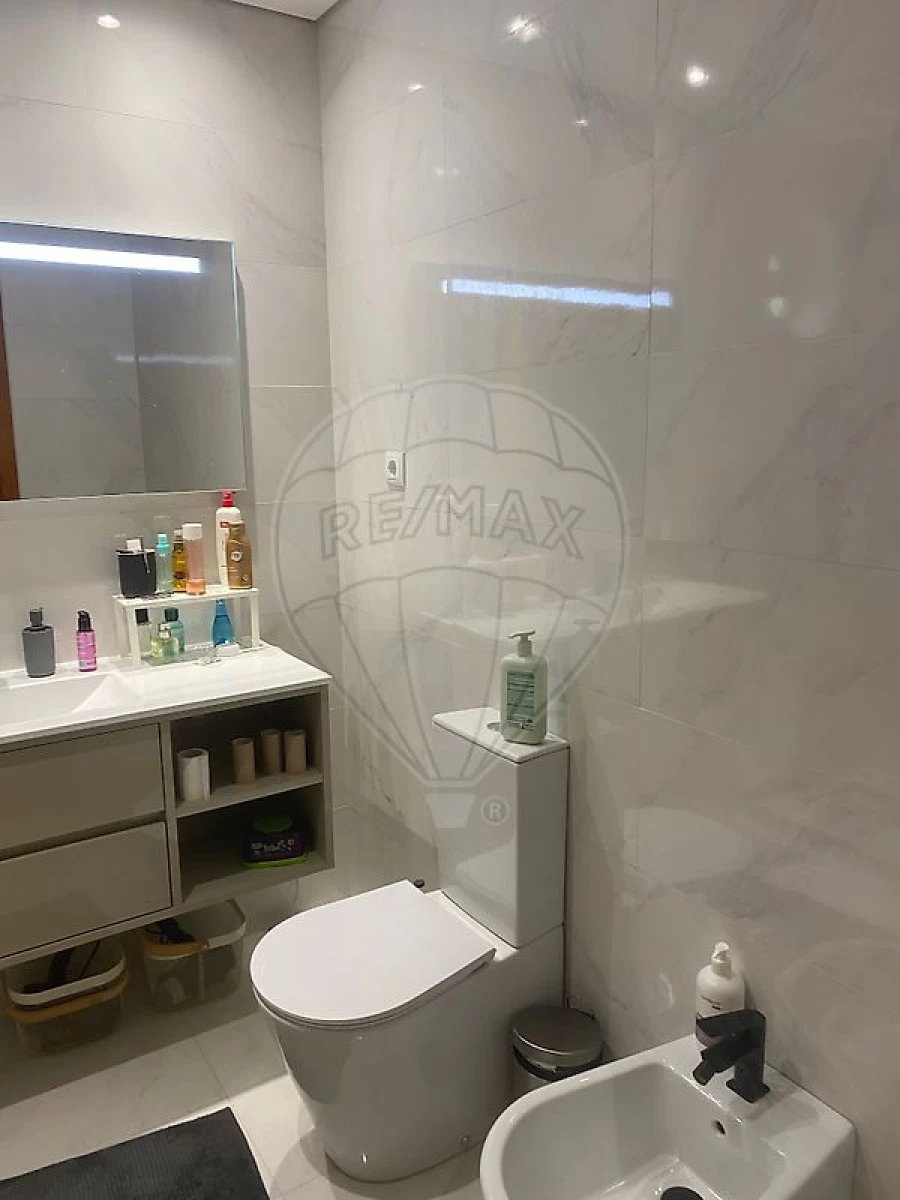 Apartamento T3 para Venda em Castêlo da Maia Foto 5