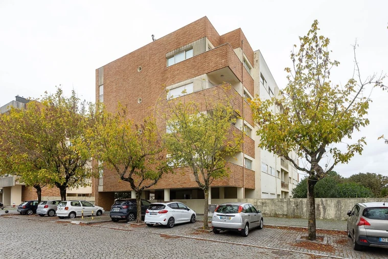 Apartamento T3 para Venda em Castêlo da Maia Foto 1