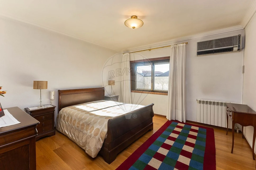 Moradia T4 para Venda em Alfena Foto 12