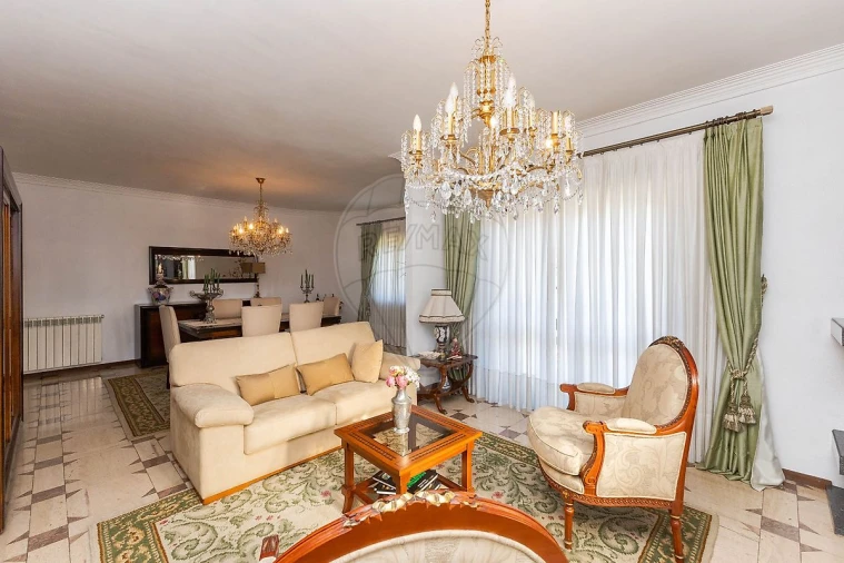 Moradia T4 para Venda em Alfena Foto 6