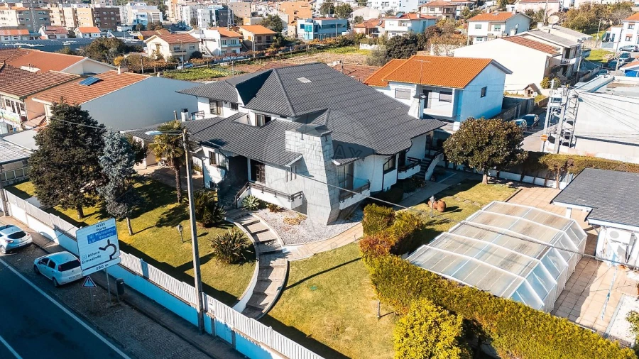 Moradia T4 para Venda em Alfena Foto 3