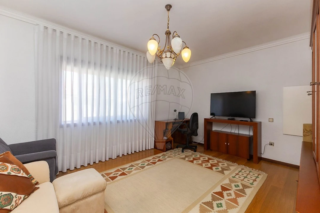 Moradia T4 para Venda em Alfena Foto 8