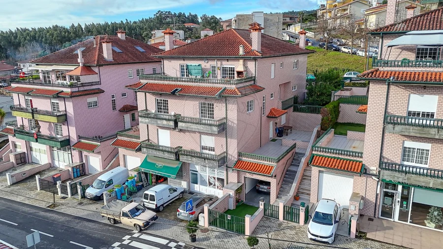 Moradia T3 para Venda em Moure Foto 1