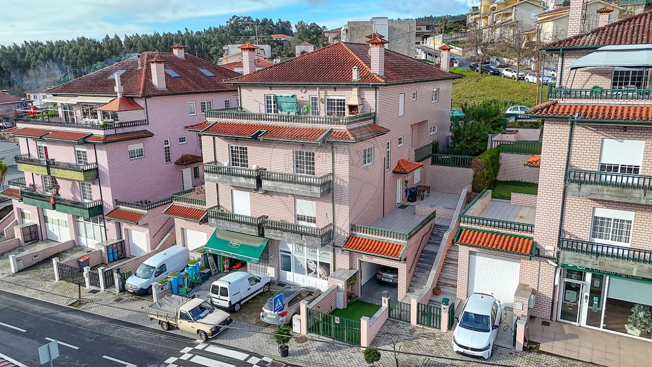 Moradia T3 para Venda em Moure Foto 1