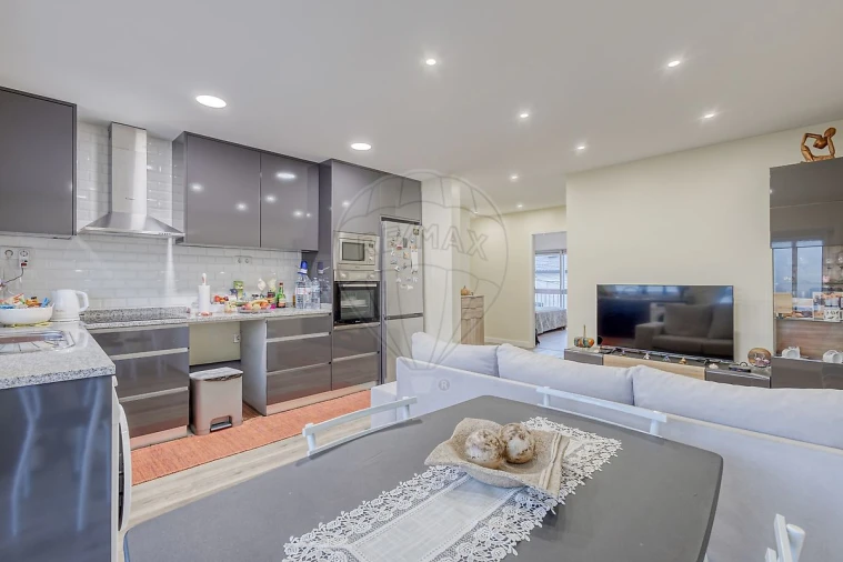 Apartamento T2 para Venda em Cidade da Maia Foto 15