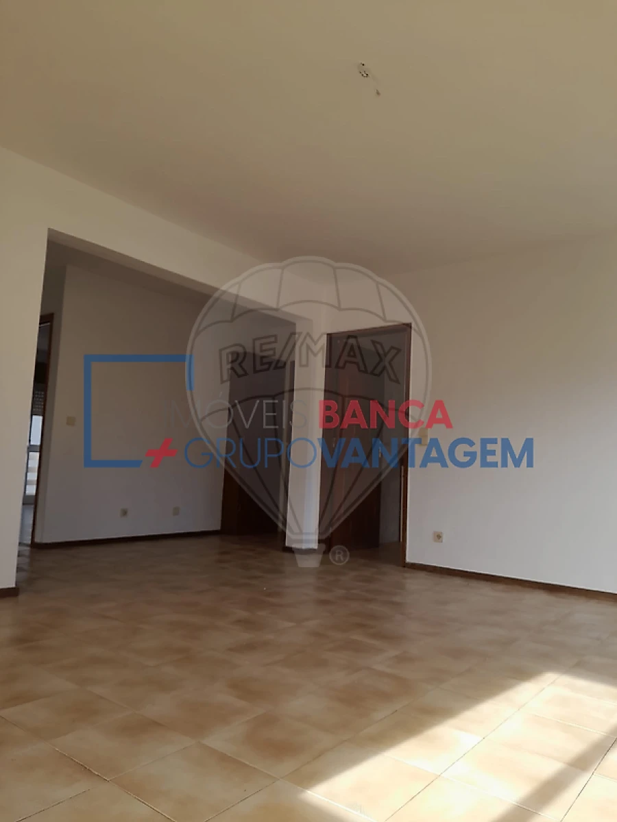 Apartamento T3 para Venda em Rio Tinto Foto 3