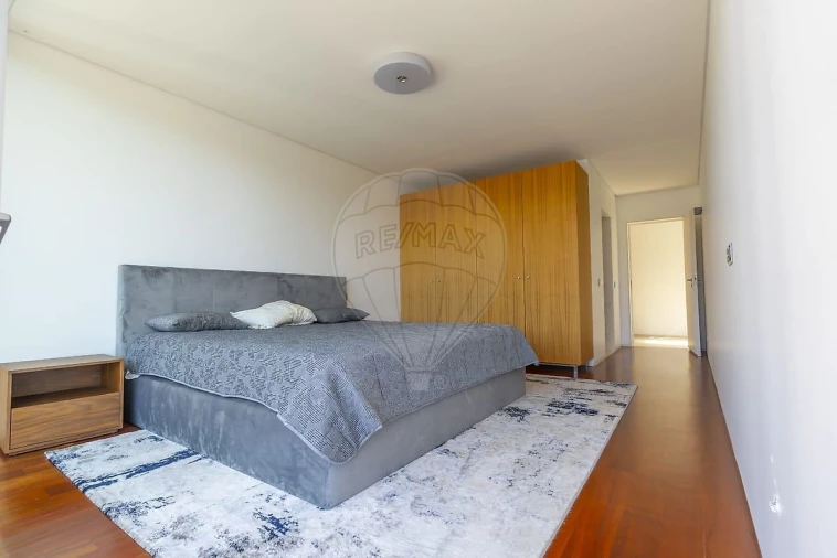 Moradia T4 para Venda em Alpendorada, Várzea e Torrão Foto 11