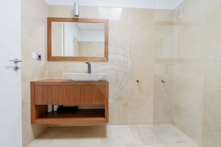 Moradia T4 para Venda em Alpendorada, Várzea e Torrão Foto 12