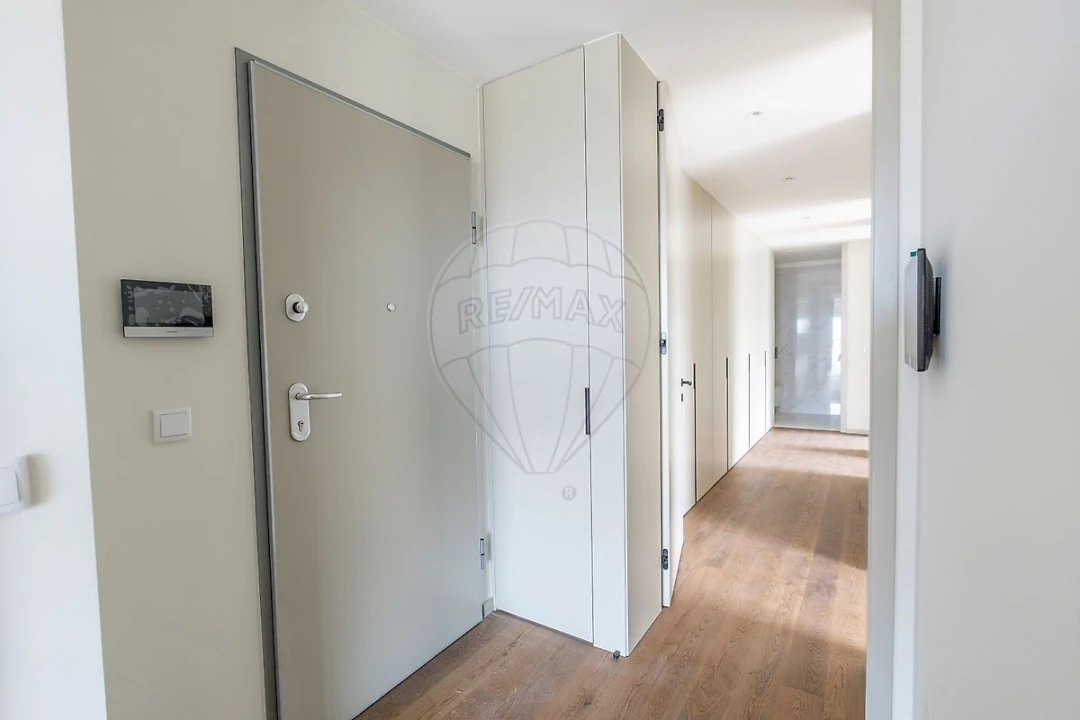 Apartamento T3 para Venda em Espinho Foto 8