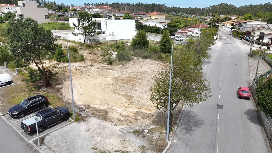 Terreno para Venda em Castêlo da Maia Foto 6