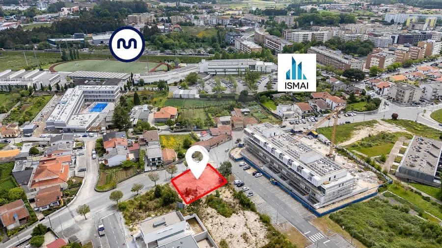 Terreno para Venda em Castêlo da Maia Foto 1