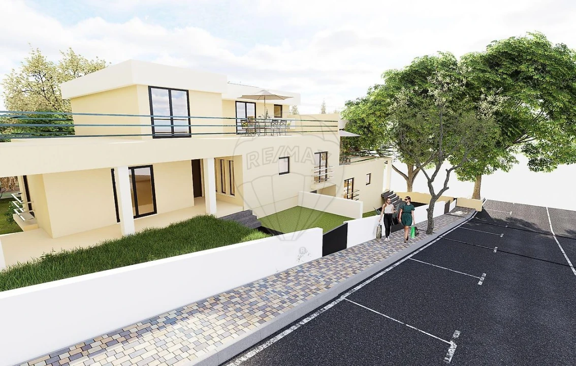 Moradia T4 para Venda em Buarcos Foto 1