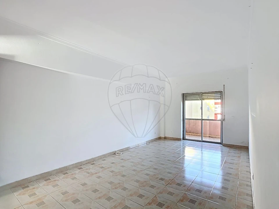 Apartamento T2 para Venda em Algueirão-Mem Martins Foto 6