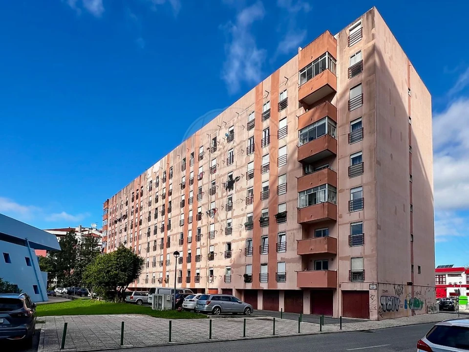 Apartamento T2 para Venda em Algueirão-Mem Martins Foto 1