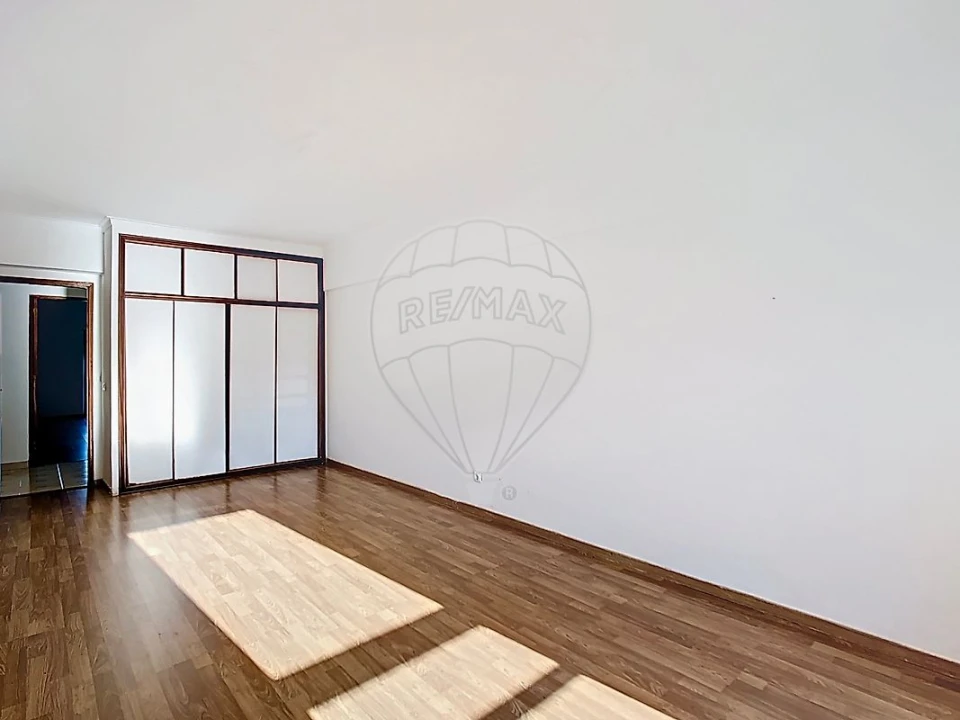 Apartamento T2 para Venda em Algueirão-Mem Martins Foto 13