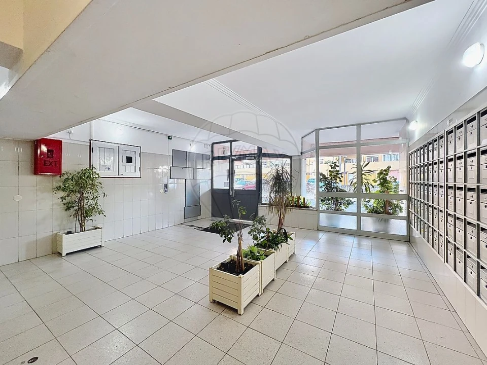 Apartamento T2 para Venda em Algueirão-Mem Martins Foto 21