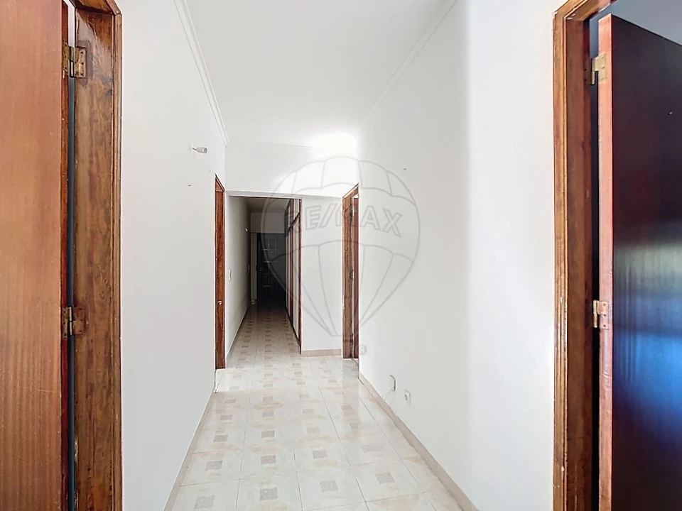 Apartamento T2 para Venda em Algueirão-Mem Martins Foto 14