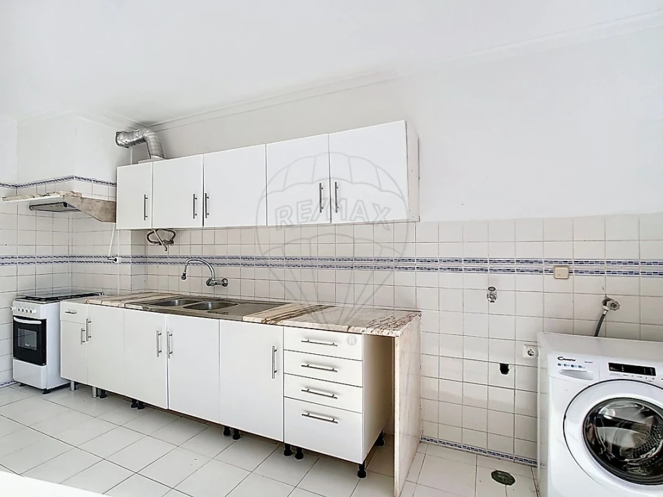Apartamento T2 para Venda em Algueirão-Mem Martins Foto 16