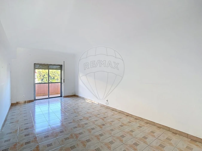Apartamento T2 para Venda em Algueirão-Mem Martins Foto 5
