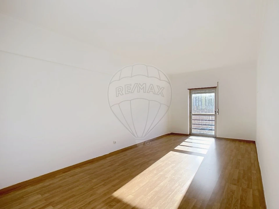 Apartamento T2 para Venda em Algueirão-Mem Martins Foto 9