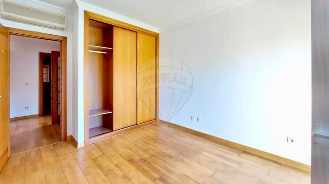 Apartamento T3 para Venda em Santa Maria e São Miguel, São Martinho, São Pedro Penaferrim Foto 8