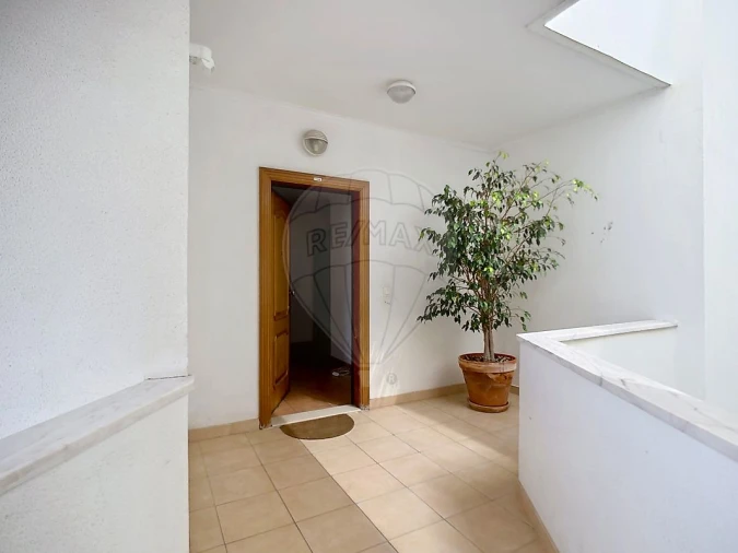 Apartamento T3 para Venda em Santa Maria e São Miguel, São Martinho, São Pedro Penaferrim Foto 3