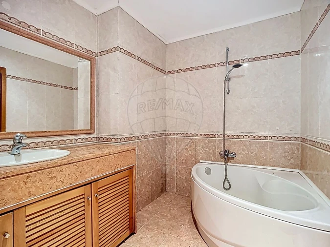 Apartamento T3 para Venda em Santa Maria e São Miguel, São Martinho, São Pedro Penaferrim Foto 17