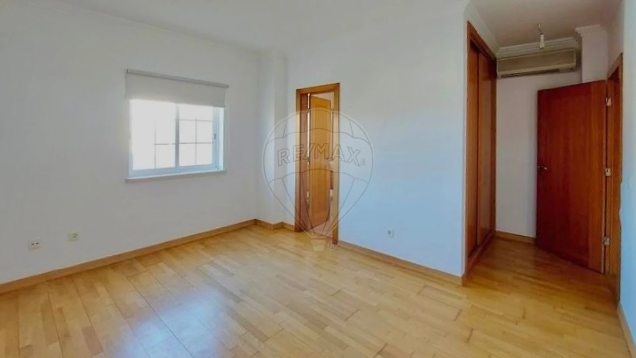 Apartamento T3 para Venda em Santa Maria e São Miguel, São Martinho, São Pedro Penaferrim Foto 9