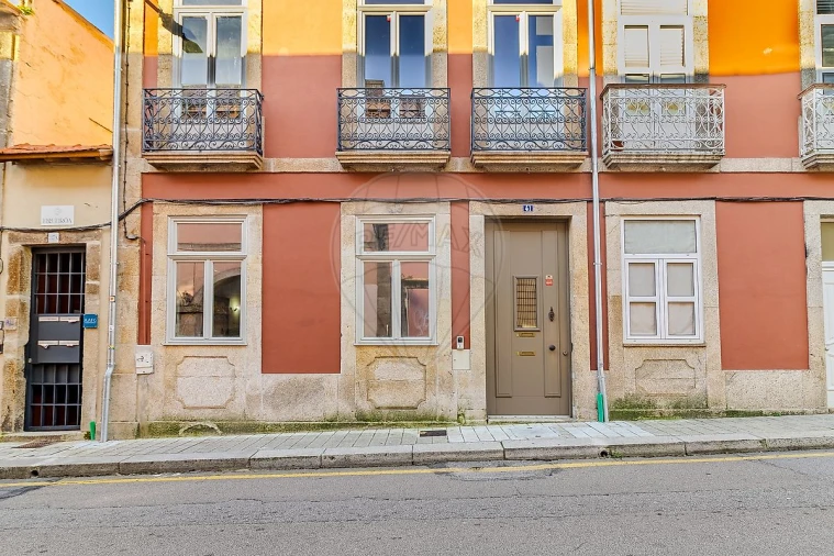 Apartamento T2 para Venda em Cedofeita, Santo Ildefonso, Sé, Miragaia, São Nicolau e Vitória Foto 3