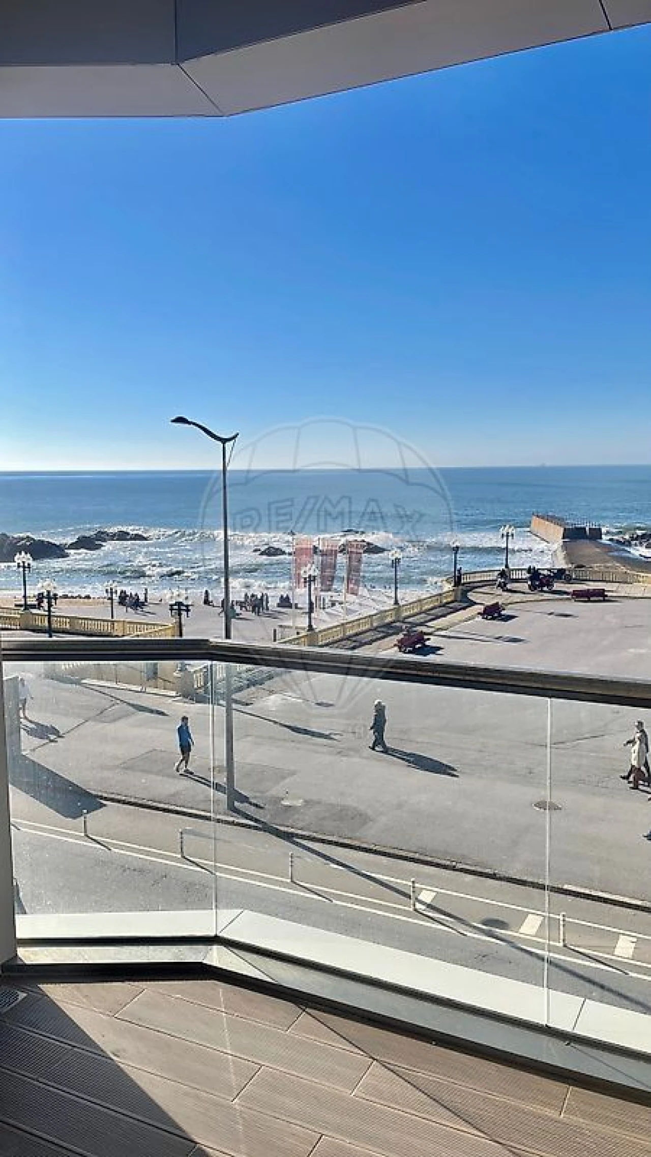 Apartamento T2 para Arrendamento em Aldoar, Foz do Douro e Nevogilde Foto 1