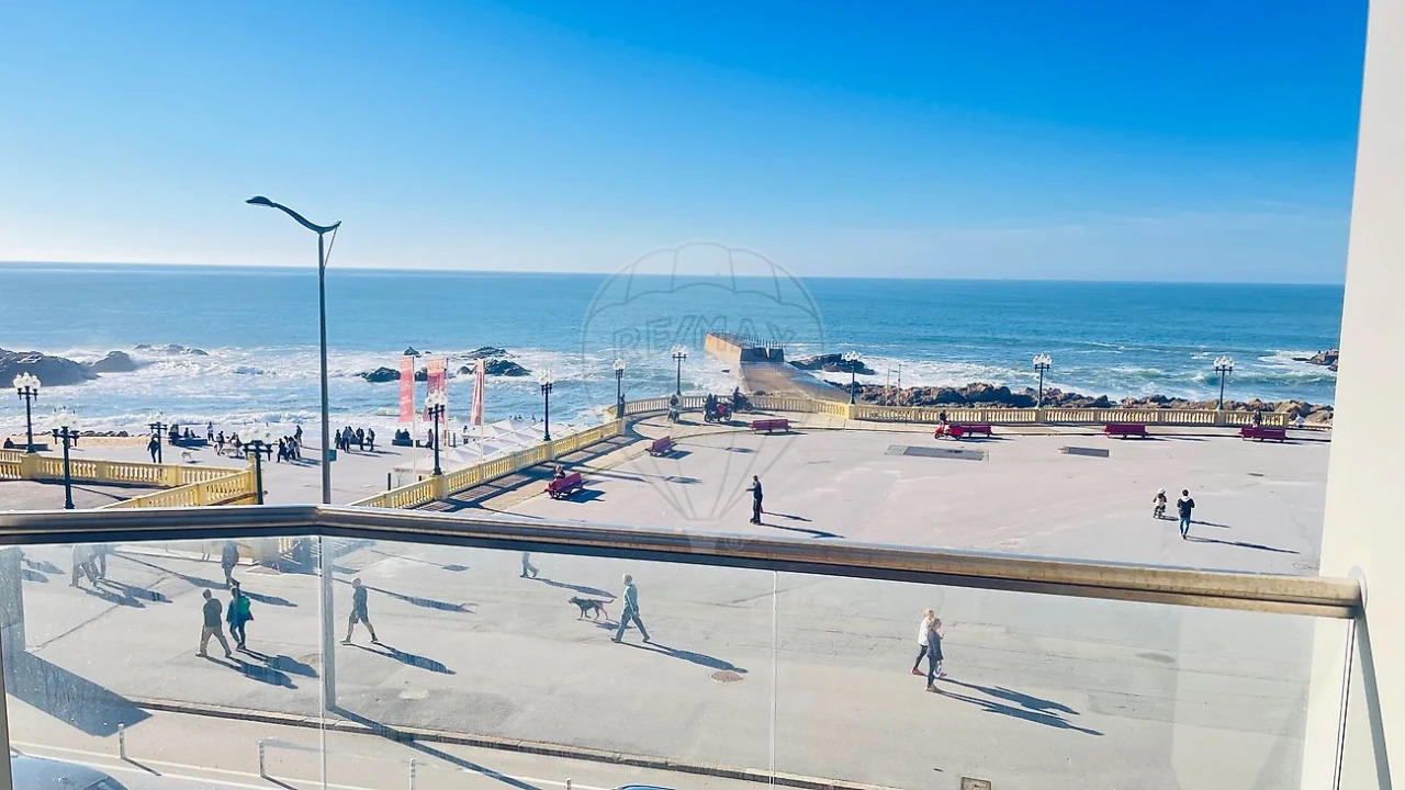 Apartamento T2 para Arrendamento em Aldoar, Foz do Douro e Nevogilde Foto 3