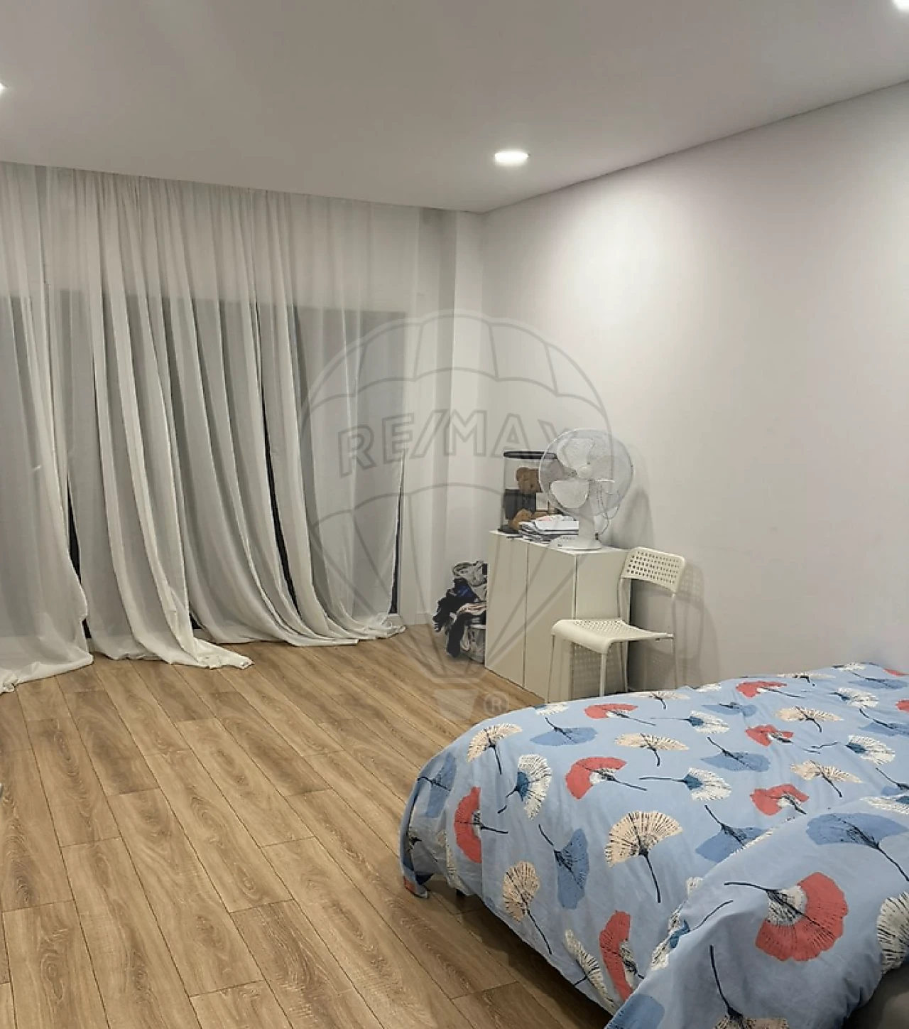 Moradia T4 para Arrendamento em Vialonga Foto 9