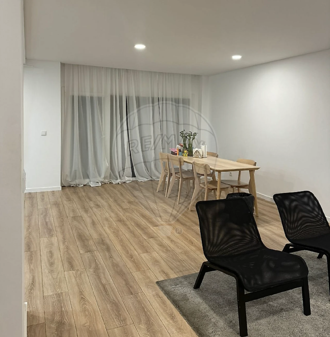 Moradia T4 para Arrendamento em Vialonga Foto 2