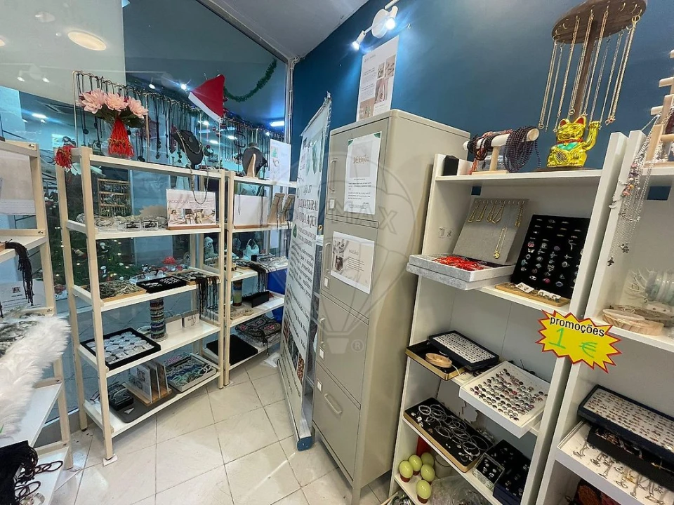 Loja para Arrendamento em Vialonga Foto 2