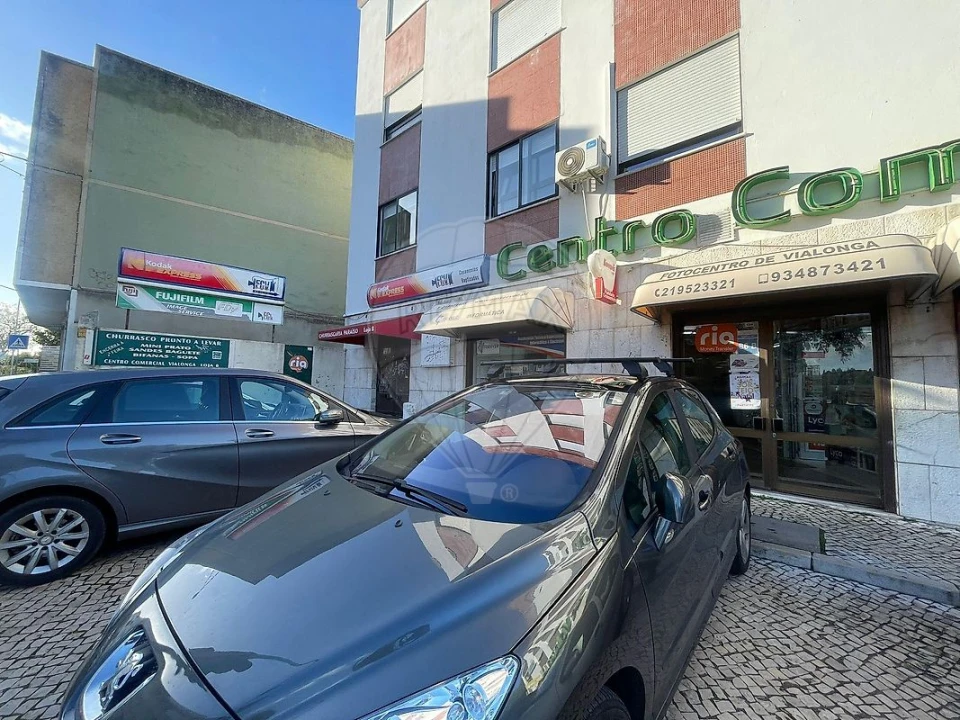 Loja para Arrendamento em Vialonga Foto 10
