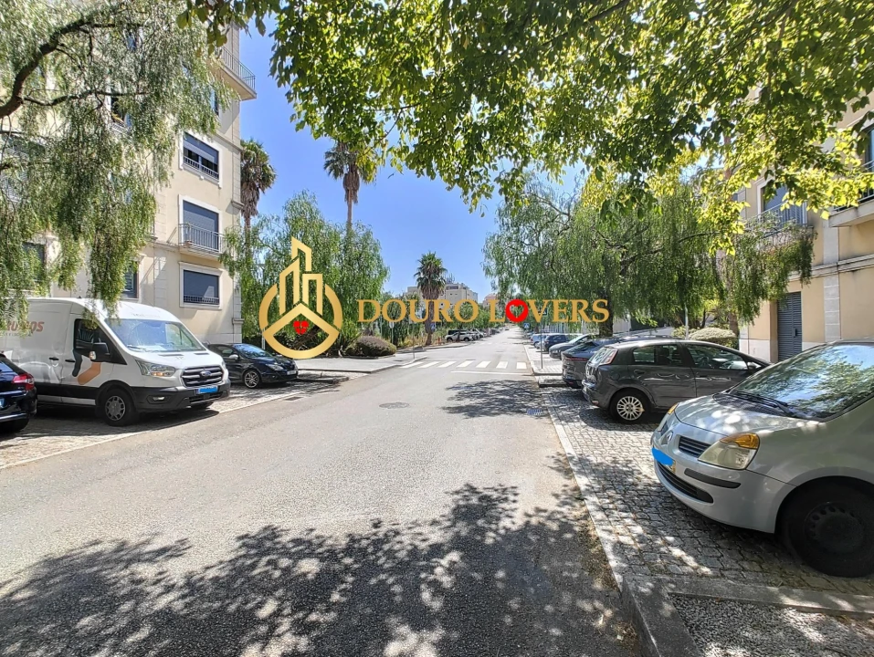 Apartamento T2 para Venda em Oliveira do Douro Foto 2