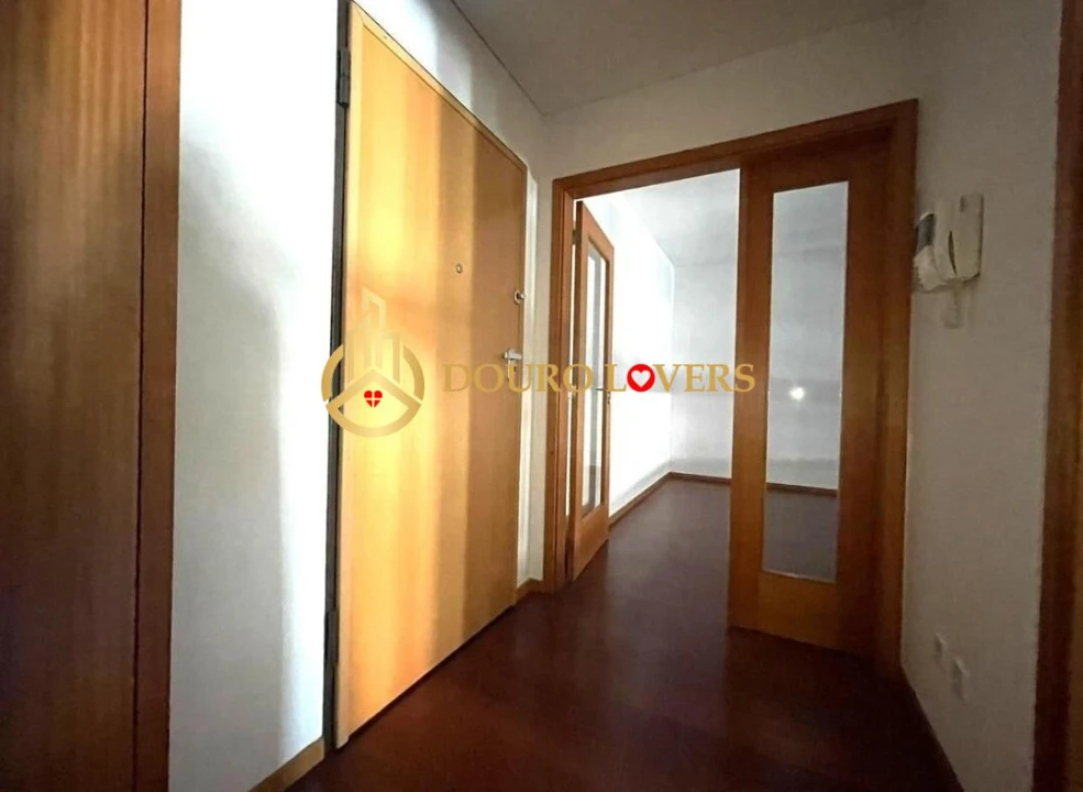 Apartamento T2 para Venda em Oliveira do Douro Foto 3