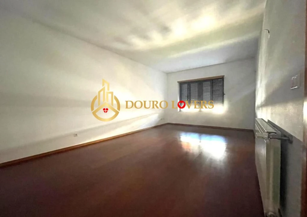 Apartamento T2 para Venda em Oliveira do Douro Foto 5