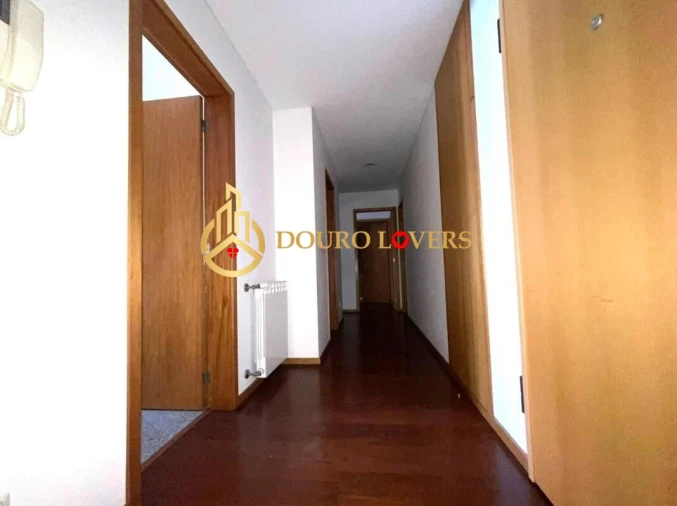 Apartamento T2 para Venda em Oliveira do Douro Foto 10